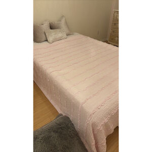 SIMPLY SHABBY CHIC by Rachel Ashwell ruffle quilt coverlet light pink full/queen